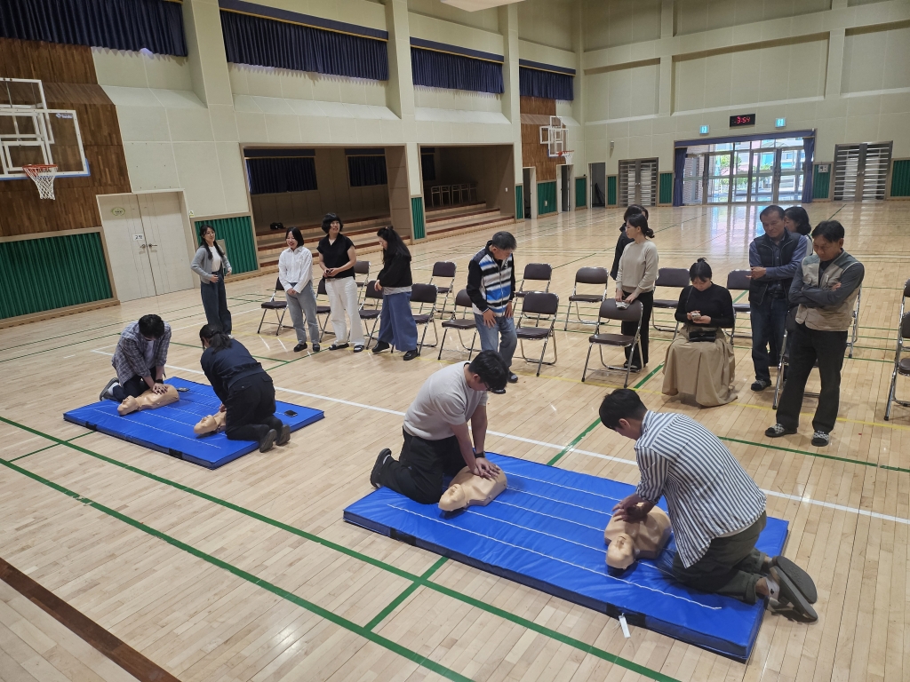 김*이*초등학교 교직원 대상 심폐소생술 등 구조 및 응급처치 안전교육