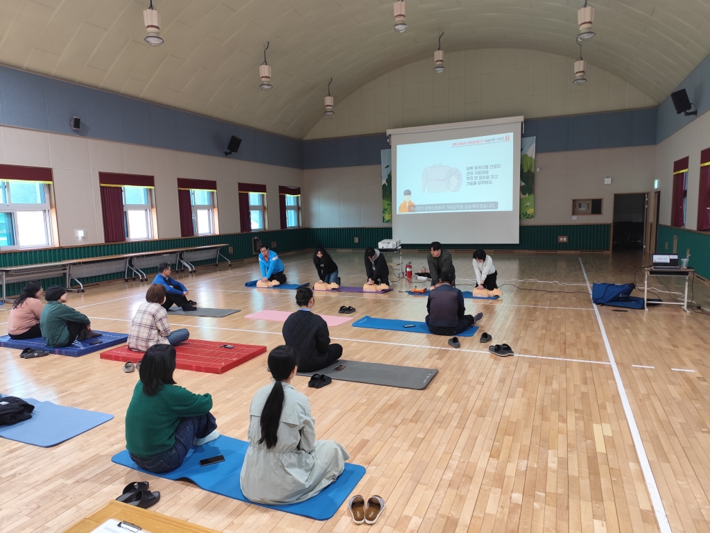 진*이*성초등학교 교직원 대상 심폐소생술 등 구조 및 응급처치 안전교육